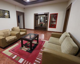 Abirami Residency - 蓬蒂切里