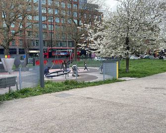 The Shepherd Bush Stay in London by gndj - London