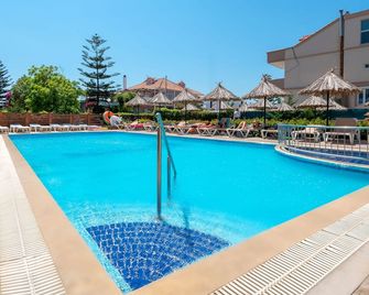 Sunday Hotel - Ialysos - Pool