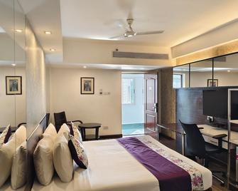 Regenta Place - Bengaluru - Bedroom