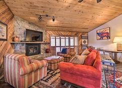 Lovely New Mexico Retreat with 4 Private Balconies! - Angel Fire - Living room