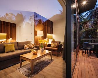 Rainforest Retreat - Franz Josef Glacier - Living room