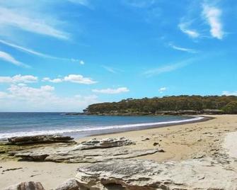 The Lobster Pot - Huskisson - Beach