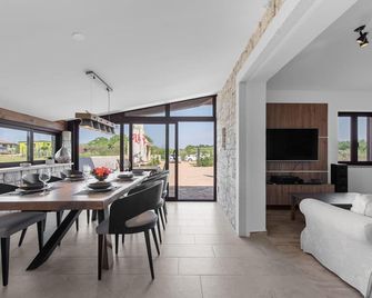 Apartment in Croatia near the Adriatic Coast - Bužinija - Comedor