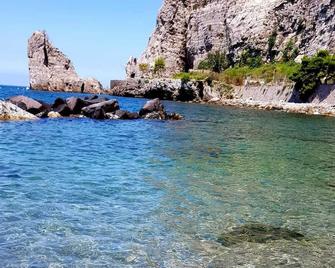 La casa di Rosa - Casa Vacanze - Meta - Spiaggia