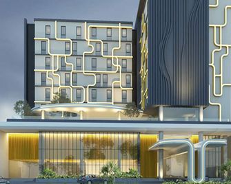 Yello Hotel Jemursari Surabaya - Surabaya - Gebäude