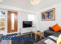 Old Orchard Apartments - Winchester