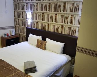 Portsmouth Budget Hotels - Southsea - Ložnice