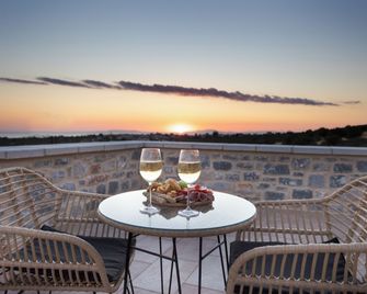 Armantanis Luxury Suites - Areopoli - Balcón