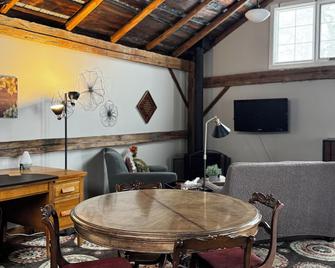 The Farm Shed Guelph Elora - Guelph - Dining room