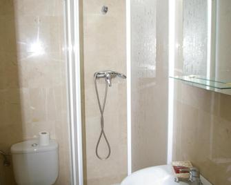 Hostal El Olivo - Granada - Baño