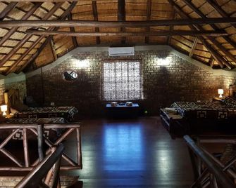 Umvangazi Rest - Enjoy a Relaxing, Rejuvenating and Peaceful Setting in the Bush - Marloth Park - Restaurant
