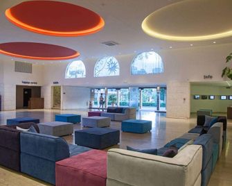 Hotel Slovenska Plaža - בודווה - לובי