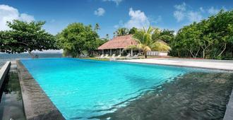 Trikora Beach Club & Resort - Tanjung Pinang - Pool