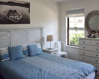 Dunbar Court Unit 3 - Bring your own linen - South West Rocks - Habitación