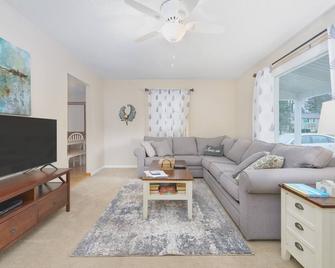 Shady Nook- Lake Michigan - Pet Friendly - South Haven - Huiskamer