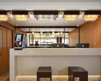 Apa Hotel Haneda Anamori Inari Ekimae - Tokyo - Front desk