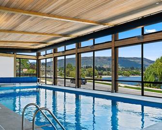 Lakeview Luxuy Vista Suite - Wanaka - Pool