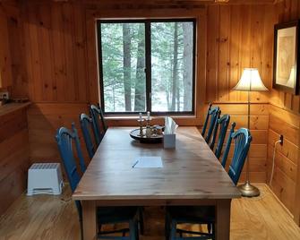 Charming Lakeside Cottage - Center Harbor - Dining room