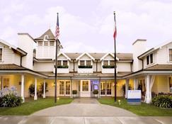Fess Parker Wine Country Inn - Los Olivos - Building