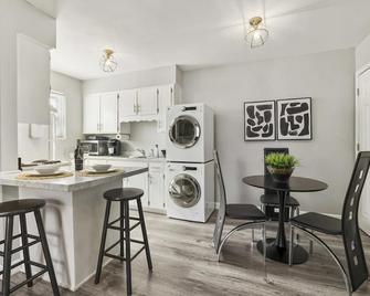 Market District Unit 3 - 1mi to DT Bentonville - Bentonville - Kitchen