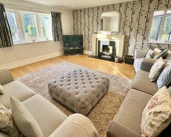 Willow Brook - Glossop - Living room