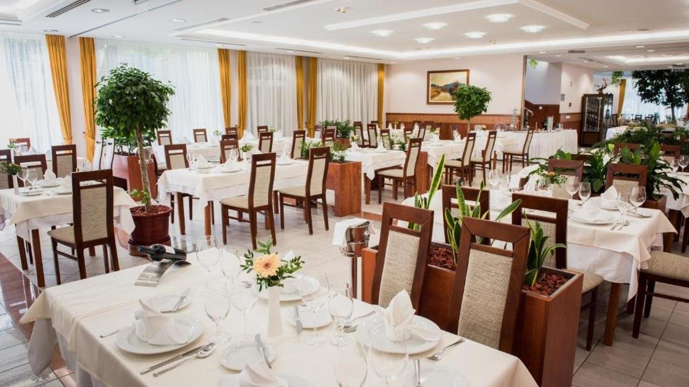 Garden Hotel