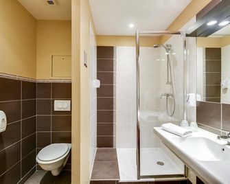 Hôtel Restaurant Akena Bordeaux La Brède - La Brède - Baño