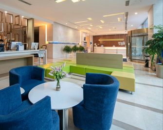 Holiday Inn Express Luoyang City Center By IHG - Luoyang - Recepción