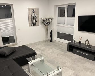 Stunning 2-Room Penthouse with Lakeview W11 - Βουκουρέστι - Σαλόνι