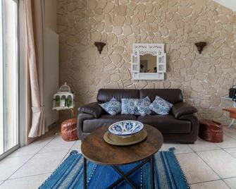 La Petite Maison Gannat - Gannat - Sala de estar