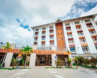 سنتر إنترناشونال دي سيجور - هوستل - فور دو فرانس - مبنى