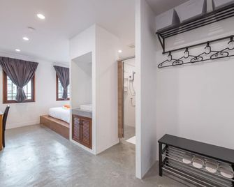 Tiny Taladnoi Hostel - Bangkok - Quarto