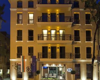 Famous House - Plovdiv - Rakennus