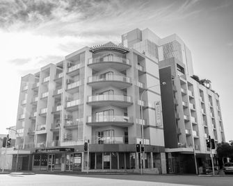 Baileys Serviced Apartments - Perth - Building