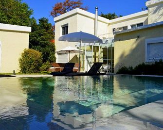 Joan Miro Hotel - פונטה דל אסטה - בריכה