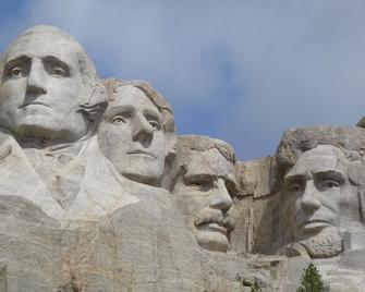The Unrivaled View where Prairie Meets Mountains. Only 20 min from Mt. Rushmore! - Hermosa