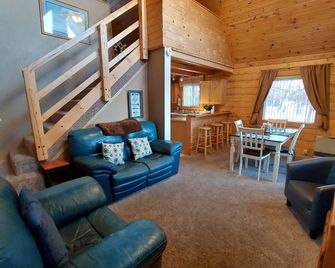 Hatcher Pass Cabins - Palmer - Sala de estar