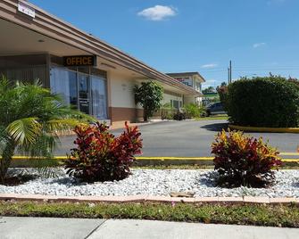 Parkway Inn Airport Motel Miami - Miami Springs - Bâtiment