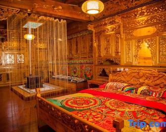 Deyang Mansion - Diqing - Bedroom