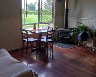 The Falls Teahouse - 밀라밀라 - 거실