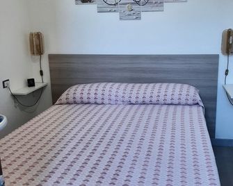 Vacation House 'LEVANTE' - Central - 2 steps from the sea and the historic center. - Portoscuso - Спальня