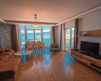 Royal Comfort Hotel - Arakli