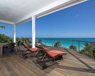 Luxurious Beachfront House W/ Private Pool On Prestigious Banks Road - Governor’s Harbour - Balcony