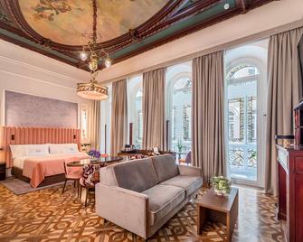 بالاسيو جران فيا، رويال هايداواي هوتل - غرناطة - غرفة نوم