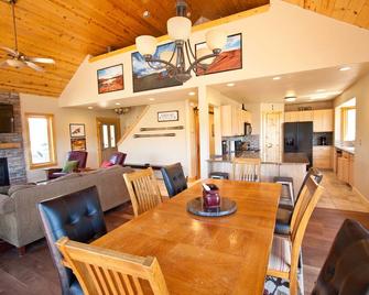 Grand Family Friendly Rocky Mountain Retreat Ski/Bike/Golf/Hike In Tabernash - Tabernash - Comedor