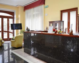Royal Hotel Montevergine - Ospedaletto d'Alpinolo - Front desk