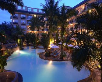 The Jayakarta Suites Bandung - Bandung - Piscina