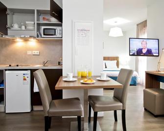 Appart Hotel Odalys City Tours Le Jardin des Lettres - Tours - Comedor