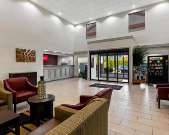 Red Roof PLUS+ & Suites College Park - ATL Airport - College Park - Hall
